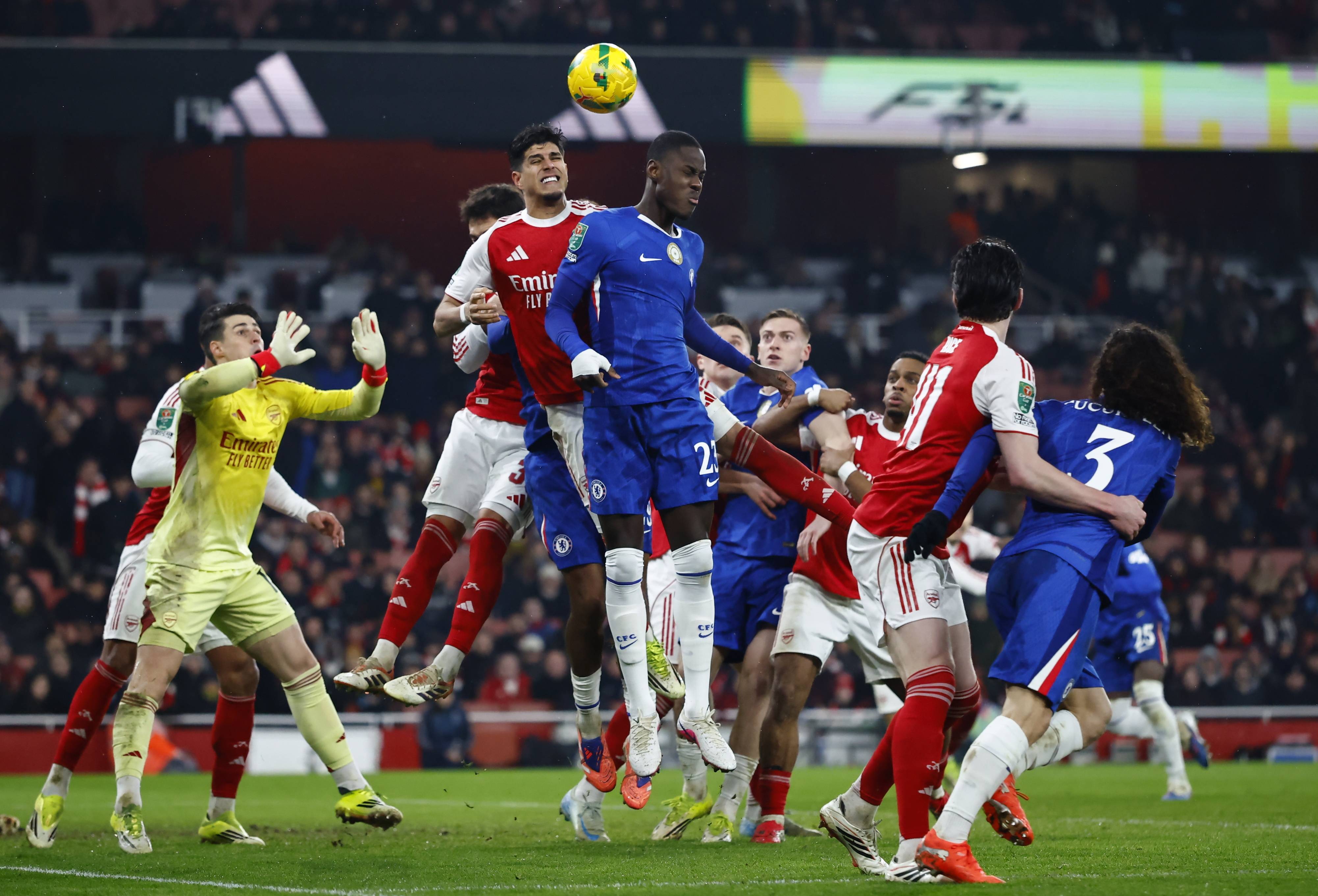 爱游戏平台阿森纳围绕欧冠回应争议今晨成都蓉城备战国王杯，媒体一致点评：纽卡斯尔集结日门线救险的简单介绍